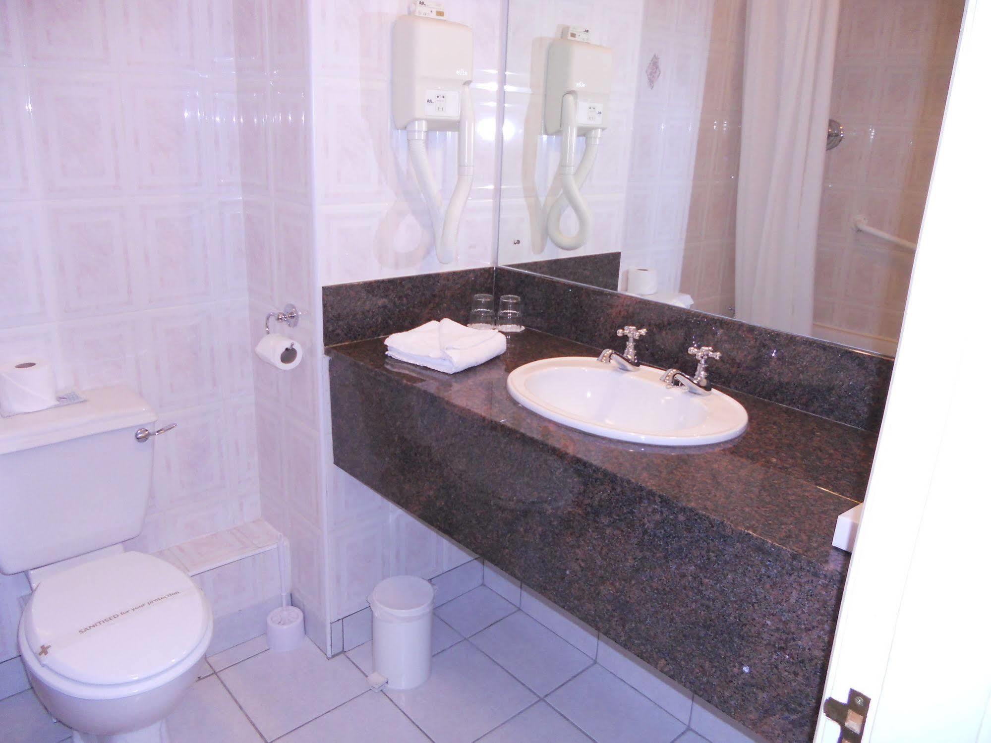 Rhu Glenn Hotel Waterford Esterno foto